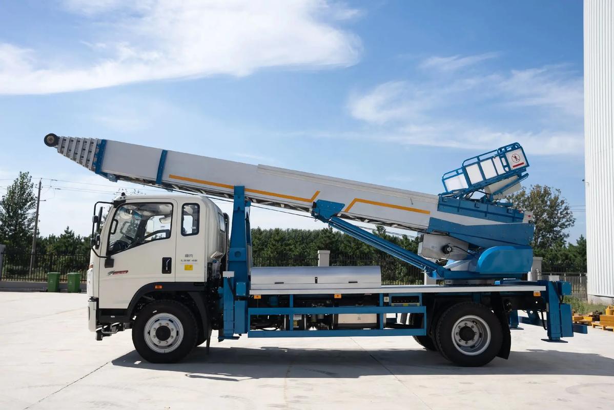 东阿云梯上料车租赁费用