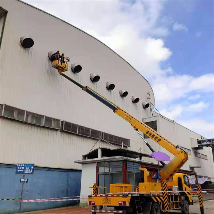 东阿高空作业车出租服务：专业广告牌安装解决方案