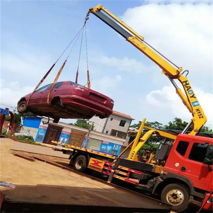 东阿吊车吊汽车的正确方法