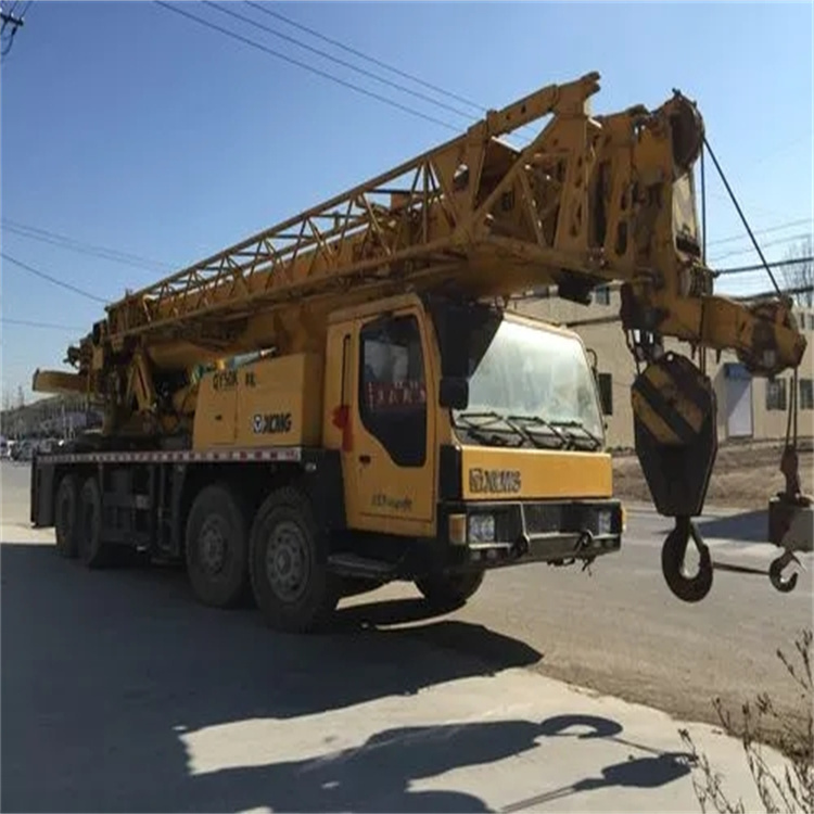 东阿吊车吊挖机吊哪里比较安全